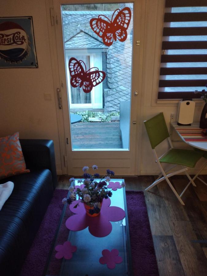 Ferienwohnung "Kunterbunt" Mit Burgblick Und Dachterrasse มอนเชา ภายนอก รูปภาพ